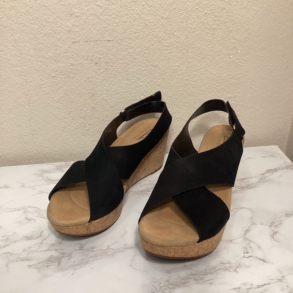 Clarks Collection Black and Tan Wedge Sandal